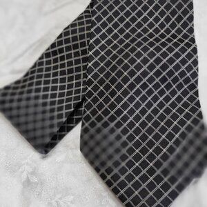 Perry Ellis Black with Tan Squares
